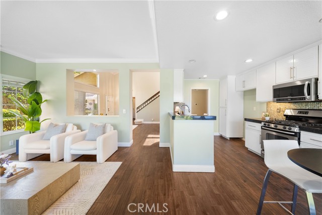 215 Encantado, Rancho Santa Margarita CA: https://media.crmls.org/medias/e758bd99-7524-4788-9179-884e0c4495f6.jpg