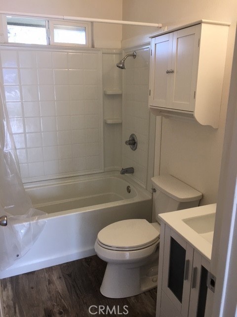 18745 Magnolia Court, Hidden Valley Lake CA: https://media.crmls.org/medias/e758cb1b-e0ec-4ef5-ab00-3ec73f9d8234.jpg