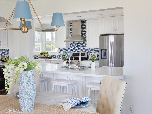 237 Via Los Miradores, Redondo Beach CA: https://media.crmls.org/medias/e75a19d9-a1d3-40fa-8ccd-4fc6e9dc75f2.jpg