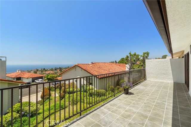 Detail Gallery Image 14 of 42 For 25 Ocean Crest Ct, Rancho Palos Verdes,  CA 90275 - 2 Beds | 2/1 Baths