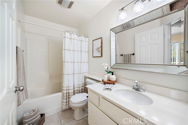 30 Calle Estero, Rancho Santa Margarita CA: https://media.crmls.org/medias/e75ad8ab-10bd-4ae1-b5c2-77375d31f2a5.jpg