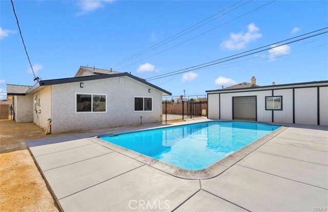 Detail Gallery Image 3 of 31 For 351 Armory, Barstow,  CA 92311 - 4 Beds | 3 Baths