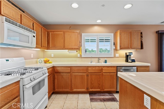 Detail Gallery Image 11 of 46 For 1107 Alexis Ln, Redlands,  CA 92374 - 4 Beds | 2/1 Baths