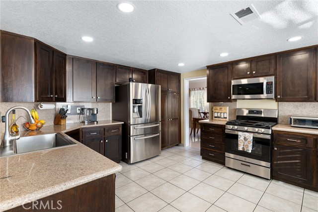 1701 Calle Catalina, San Dimas CA: https://media.crmls.org/medias/e75cb6e9-dc71-4ecc-88fe-2cd0772f4cc9.jpg