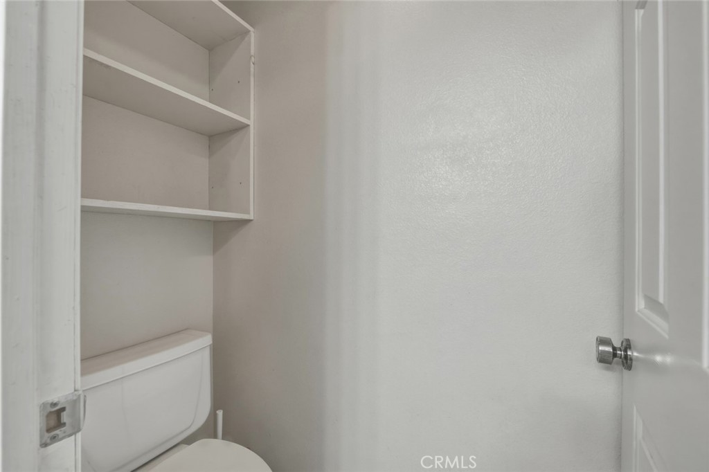 https://media.crmls.org/medias/e75cea93-de53-44a9-bd18-d9205a3bd18e.jpg?preset=X-Large