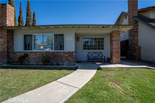 Detail Gallery Image 3 of 35 For 3721 Candlewood Dr, Bakersfield,  CA 93306 - 3 Beds | 2 Baths