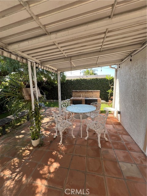 8940 Comet Circle, Westminster CA: https://media.crmls.org/medias/e75e51a8-9f36-4ab7-b403-6328342f7445.jpg