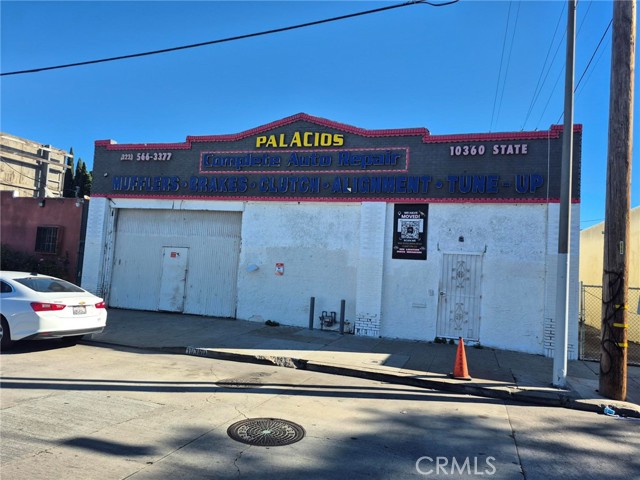 10360 State, Lynwood CA: https://media.crmls.org/medias/e75e5ed5-3308-4254-bc1e-11e907a72527.jpg