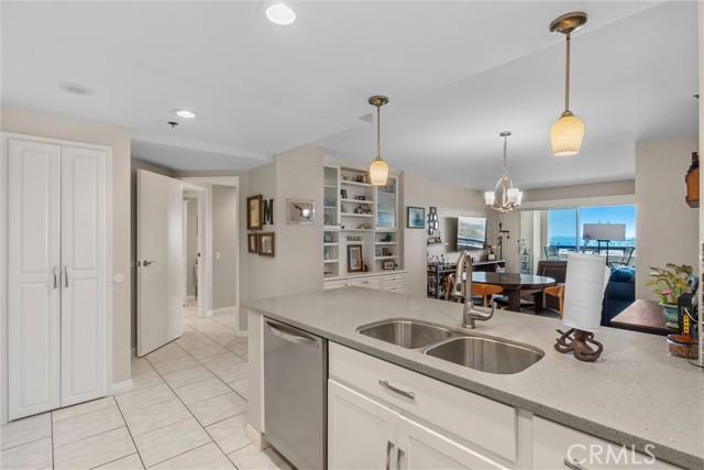 Detail Gallery Image 3 of 32 For 525 E Seaside Way #905,  Long Beach,  CA 90802 - 2 Beds | 1/1 Baths