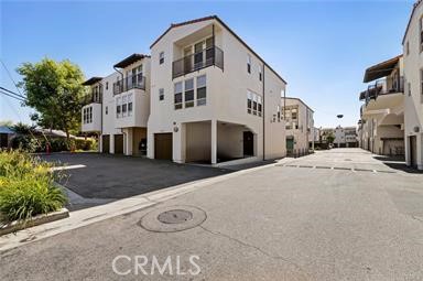 Detail Gallery Image 2 of 30 For 536 Brea Bld, Brea,  CA 92821 - 3 Beds | 3 Baths