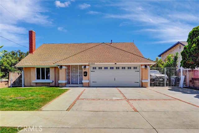 Detail Gallery Image 1 of 19 For 21308 Moneta Ave, Carson,  CA 90745 - 5 Beds | 4 Baths