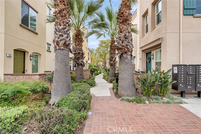 Detail Gallery Image 4 of 28 For 137 Macintosh Way, Upland,  CA 91786 - 2 Beds | 4 Baths