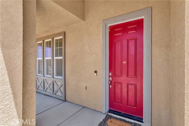 Detail Gallery Image 3 of 50 For 12025 Sweet Grass Cir, Apple Valley,  CA 92308 - 6 Beds | 4/1 Baths