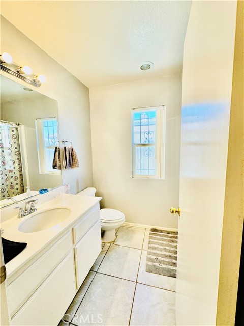 10506 Lee Avenue, Adelanto CA: https://media.crmls.org/medias/e76288ca-fa4c-4b72-a180-1f75bd933536.jpg