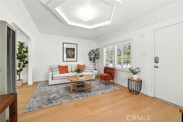Detail Gallery Image 4 of 65 For 5841 Arroyo Dr, Los Angeles,  CA 90042 - 3 Beds | 3 Baths
