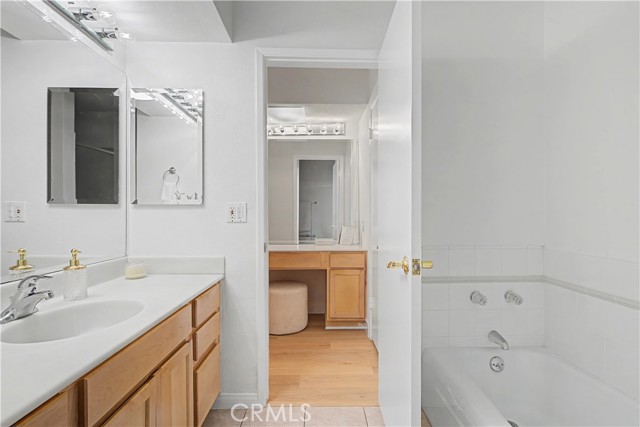 Detail Gallery Image 17 of 33 For 4915 Tyrone #126,  Sherman Oaks,  CA 91423 - 2 Beds | 2 Baths