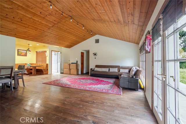 Detail Gallery Image 6 of 39 For 13197 Cutler Pl, Sylmar,  CA 91342 - 4 Beds | 2 Baths