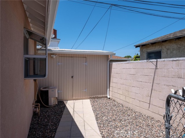 5011 W 133rd Street, Hawthorne CA: https://media.crmls.org/medias/e765c351-a58d-41d7-8da3-10c718765fdd.jpg