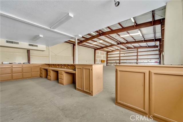 Image 11 of 27 For 19901 Neuralia Road