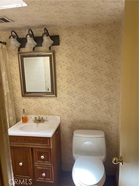 2605 N Kitty Hawk Drive, Palm Springs CA: https://media.crmls.org/medias/e7666548-0b05-4239-b489-900fc404245c.jpg