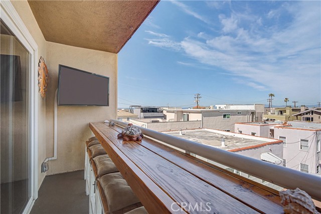 Detail Gallery Image 15 of 30 For 15 15th #22,  Hermosa Beach,  CA 90254 - 2 Beds | 2 Baths