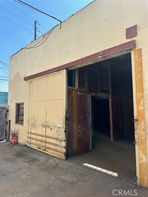1200 W Slauson Avenue, Los Angeles, California 90044, ,Commercial Sale,For Sale,1200 W Slauson Avenue,CRSB24096848