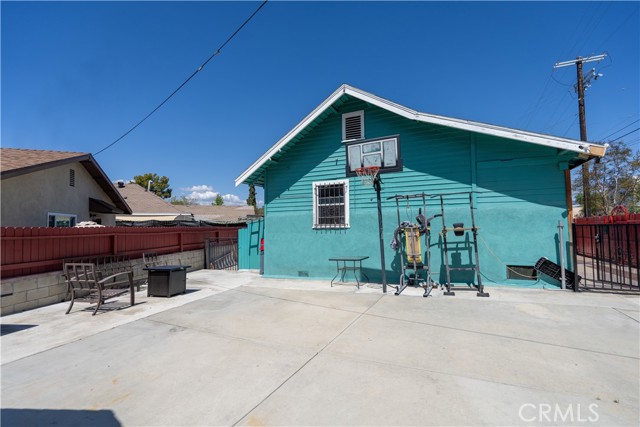 215 Hamlet Street, Los Angeles, California 90042, 2 Bedrooms Bedrooms, ,1 BathroomBathrooms,Single Family Residence,For Sale,Hamlet,WS24127236