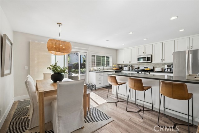 Detail Gallery Image 8 of 39 For 2048 Garden Ln, Costa Mesa,  CA 92627 - 7 Beds | 4 Baths