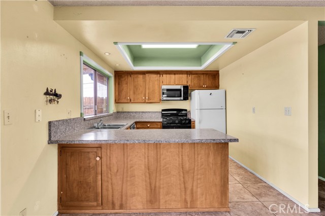 Detail Gallery Image 14 of 47 For 58116 Desert Gold Dr, Yucca Valley,  CA 92284 - 3 Beds | 2 Baths