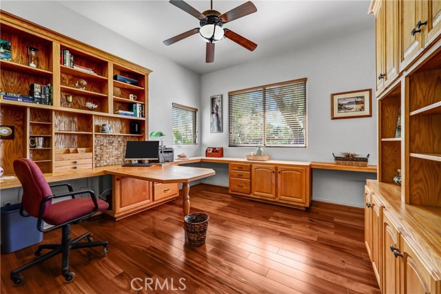 10345 McBroom Street, Sunland CA: https://media.crmls.org/medias/e76b06da-7722-48b5-94a2-7b69e37c78a2.jpg