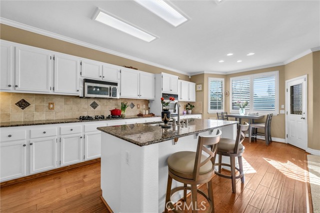 Detail Gallery Image 16 of 61 For 14037 Hollywood Ave, Corona,  CA 92880 - 4 Beds | 3 Baths