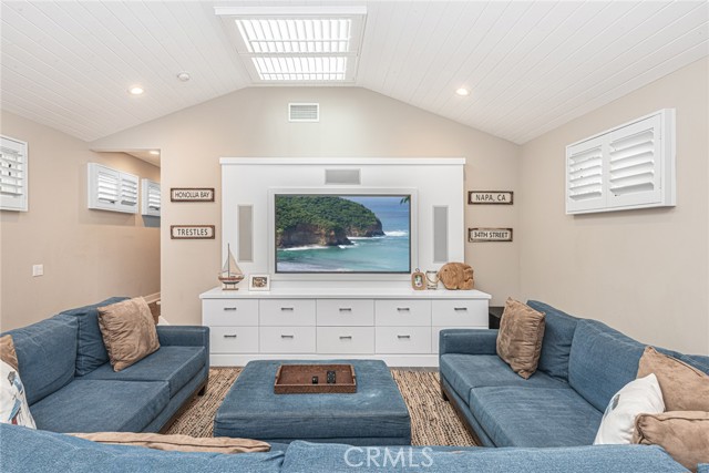 Detail Gallery Image 15 of 32 For 213 34th St, Newport Beach,  CA 92663 - 3 Beds | 3 Baths