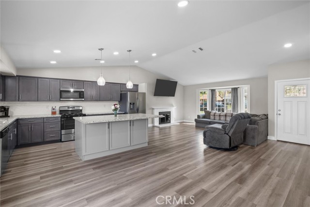 Detail Gallery Image 9 of 40 For 19018 Tule Way, Lake Elsinore,  CA 92530 - 3 Beds | 2 Baths