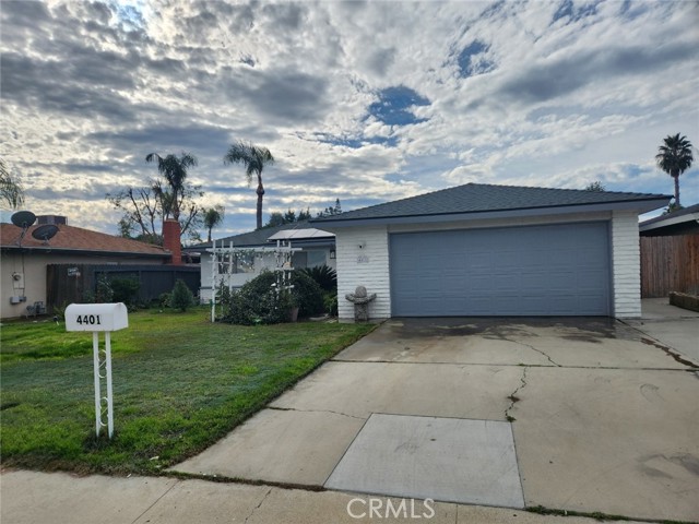 Detail Gallery Image 15 of 21 For 4401 Posada Ave, Bakersfield,  CA 93309 - 3 Beds | 2 Baths