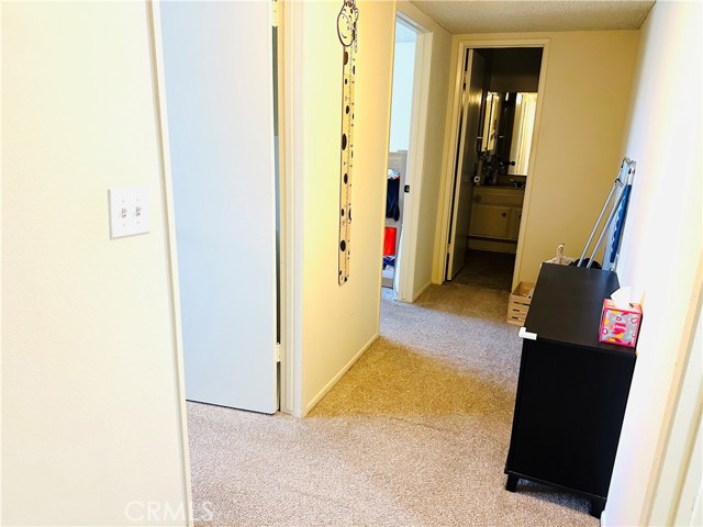 300 N Isabel Street, Glendale CA: https://media.crmls.org/medias/e76c3d3f-cabc-4437-b4d4-66a3f3e14e54.jpg