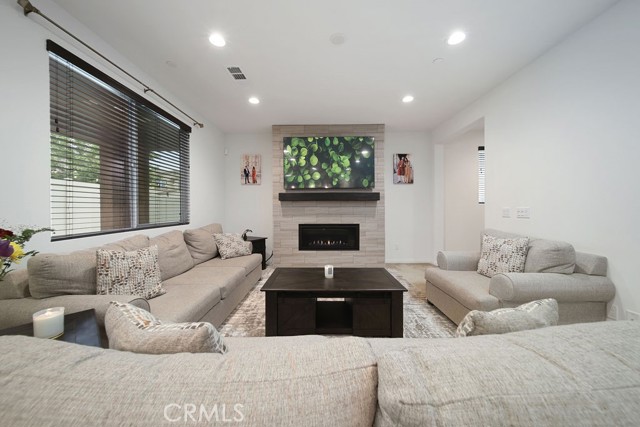 Detail Gallery Image 4 of 47 For 24182 Mason Rd, Corona,  CA 92883 - 3 Beds | 2/1 Baths