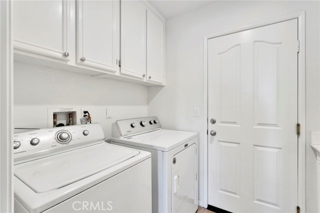 Detail Gallery Image 18 of 55 For 13798 Misty, Victorville,  CA 92392 - 5 Beds | 4 Baths