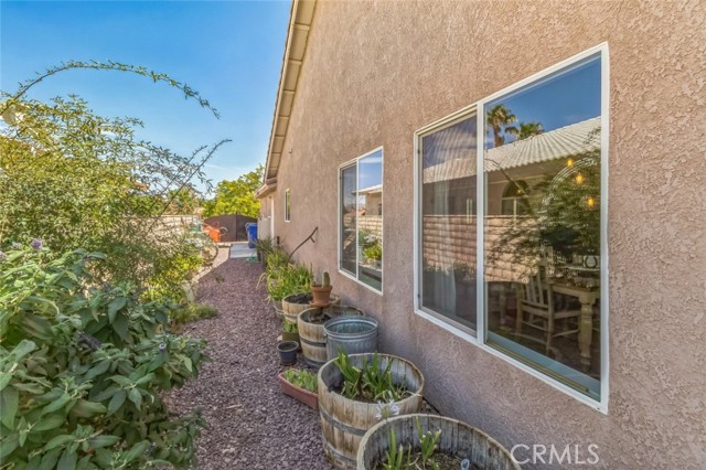 Detail Gallery Image 2 of 30 For 15248 Wildflower Ln, Helendale,  CA 92342 - 3 Beds | 2 Baths