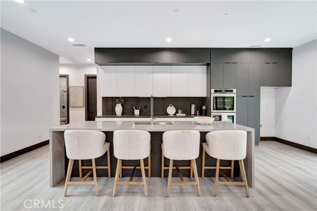 19513 Cantara Street photo 11