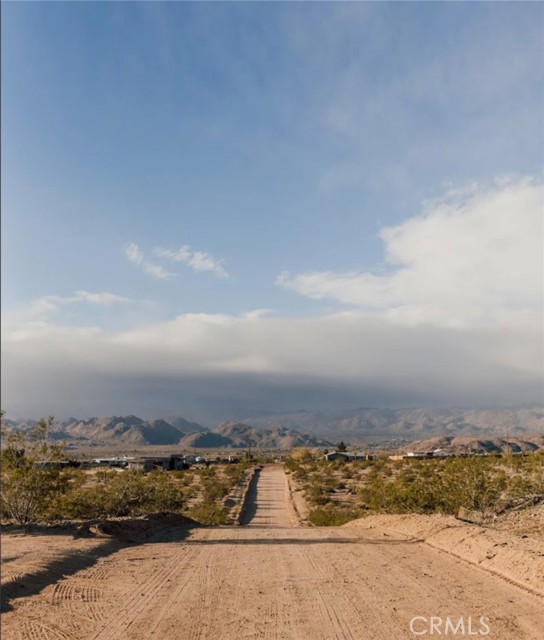 Detail Gallery Image 2 of 11 For 3170 Stonehill Ave, Joshua Tree,  CA 92252 - – Beds | – Baths