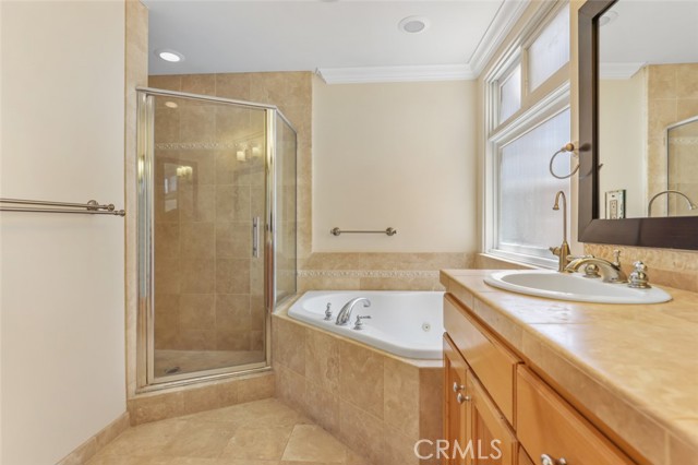 209 Crest Drive, Manhattan Beach CA: https://media.crmls.org/medias/e76ec9dc-61a5-464a-9c6a-0c124d83ccc6.jpg