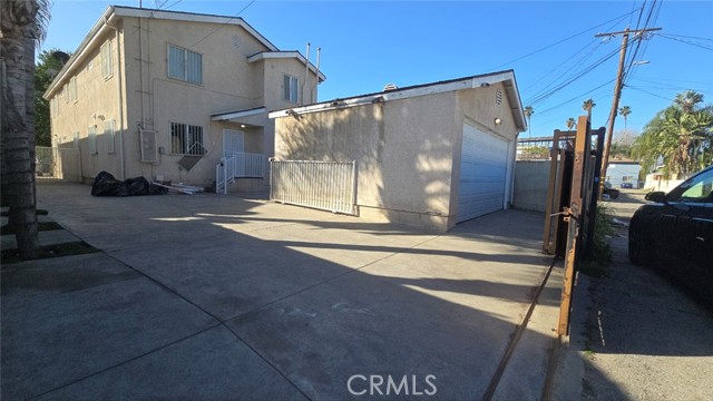 Detail Gallery Image 13 of 17 For 635 E 79th, Los Angeles,  CA 90001 - 5 Beds | 3 Baths