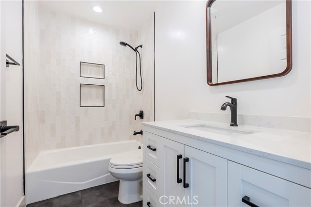 Detail Gallery Image 21 of 41 For 6913 Hannum, Culver City,  CA 90230 - 3 Beds | 3 Baths