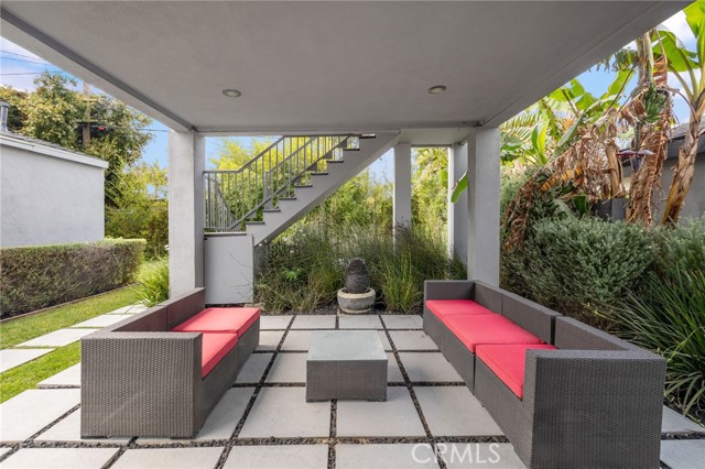 Detail Gallery Image 5 of 41 For 6372 W 82nd St, Los Angeles,  CA 90045 - 5 Beds | 4 Baths