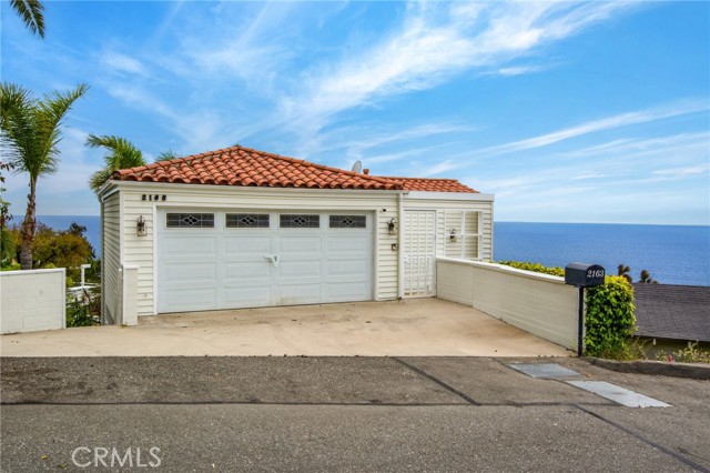 Detail Gallery Image 2 of 48 For 2163 Crestview Dr, Laguna Beach,  CA 92651 - 3 Beds | 2/1 Baths