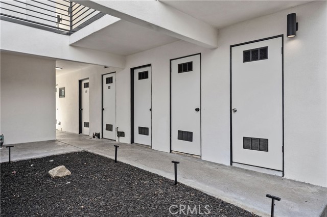 428 Cypress Drive, Laguna Beach CA: https://media.crmls.org/medias/e7705584-c5e4-48b6-aa66-4cda3dbce0ae.jpg