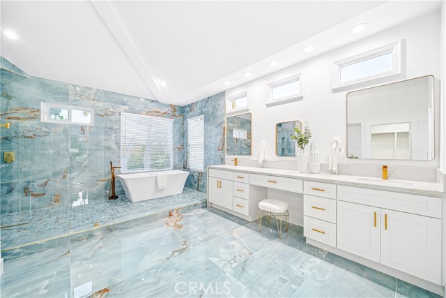 6692 Alamitos Circle, Huntington Beach CA: https://media.crmls.org/medias/e770dae4-01df-4494-b3eb-e1a3318134b8.jpg