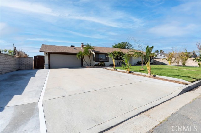 Detail Gallery Image 2 of 29 For 5773 Angela, Jurupa Valley,  CA 92509 - 4 Beds | 2 Baths