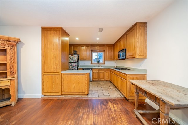 533 Via Vista Dr, Redlands CA: https://media.crmls.org/medias/e7714307-4284-4d7c-a62a-38c4b6ced89e.jpg