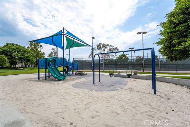 15071 Talley Street, Irvine CA: https://media.crmls.org/medias/e7716697-b2c5-4114-90fd-bcb50dac1b55.jpg